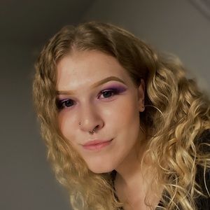 Meet your Posher, Hailey